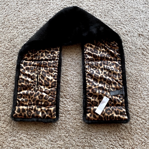 White House Black Market Fur Puffer Stole - Picture 2 of 4